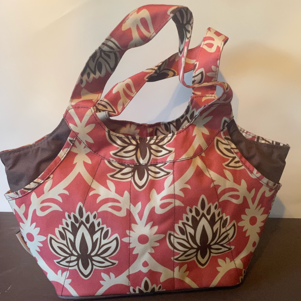 Insulated Lunch Style Bag with Outside Pockets
